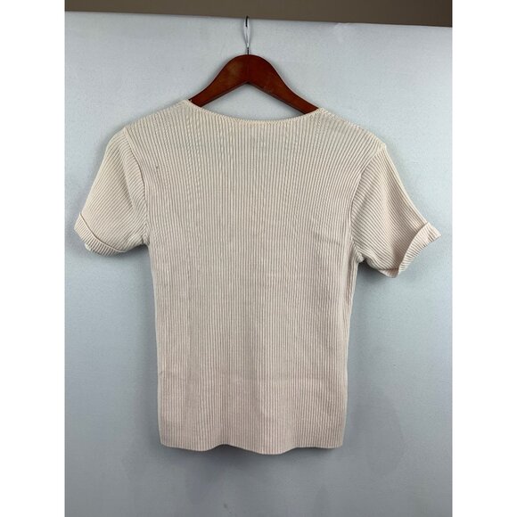 Ribbed Short-Sleeve V-Neck Beige Top With Pearl Button Detail - Picture 4 of 5